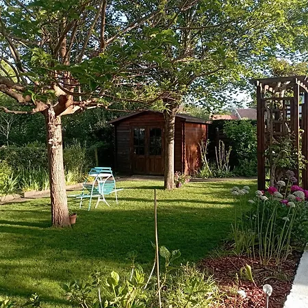 Homestay F1 Independant Rez De Jardin Proche De Vichy Petits Dej Compris *