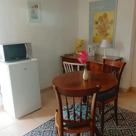 F1 Independant Rez De Jardin Proche De Vichy Petits Dej Compris *